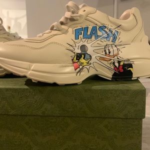 Gucci duck and camera sneaker